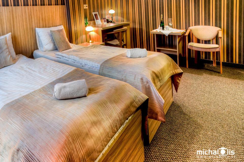 Aviator Hotel Restauracja & Spa Pabianice Kültér fotó