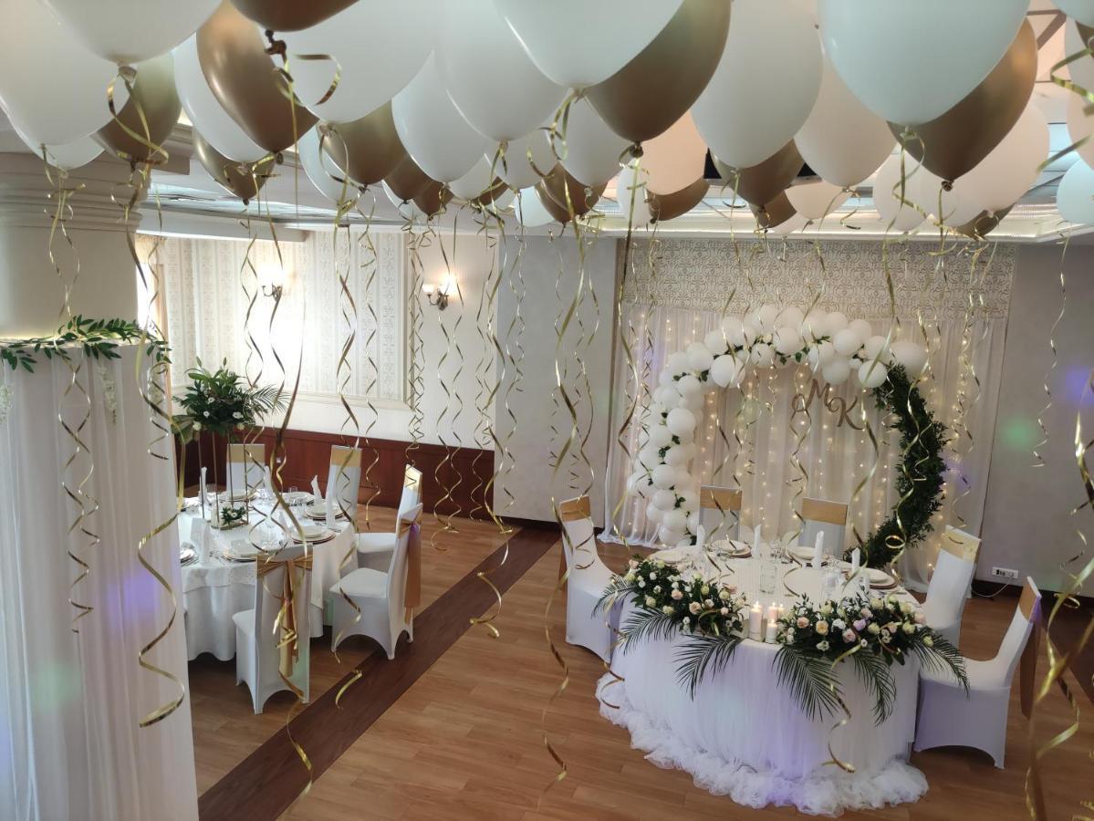Aviator Hotel Restauracja & Spa Pabianice Kültér fotó