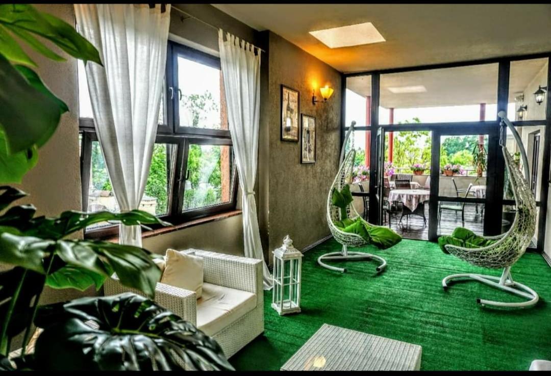 Aviator Hotel Restauracja & Spa Pabianice Kültér fotó