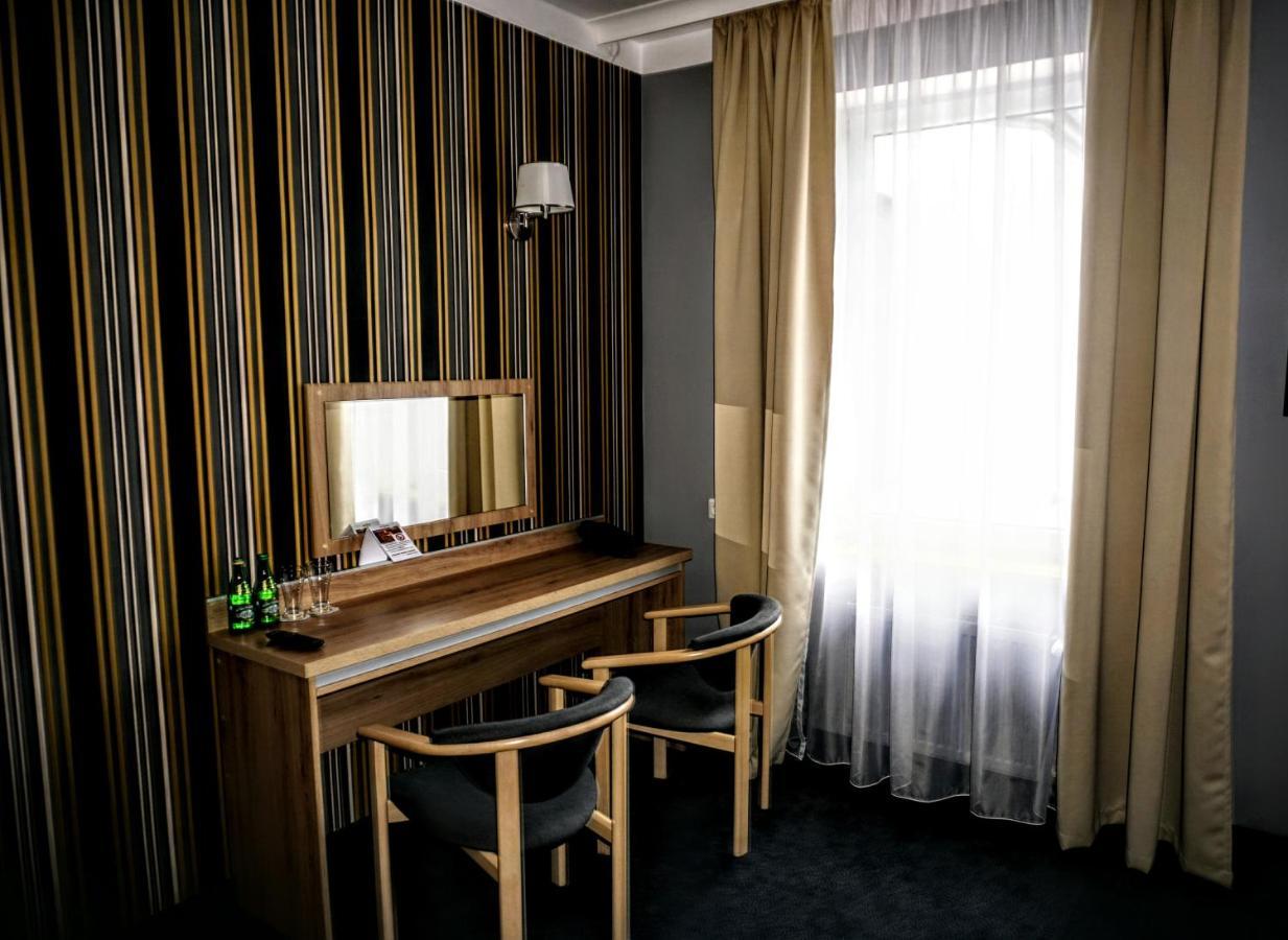 Aviator Hotel Restauracja & Spa Pabianice Kültér fotó