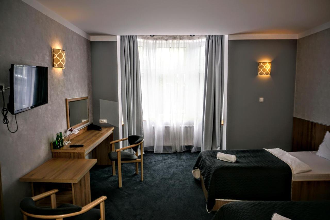 Aviator Hotel Restauracja & Spa Pabianice Kültér fotó