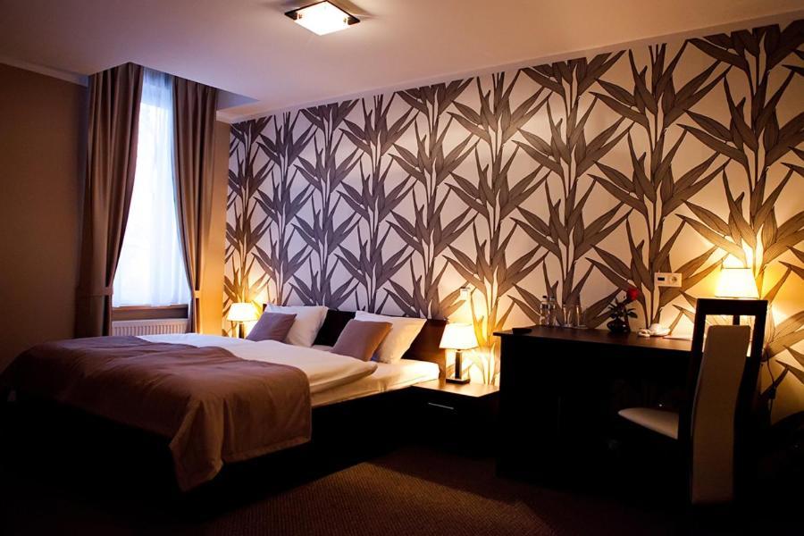 Aviator Hotel Restauracja & Spa Pabianice Kültér fotó