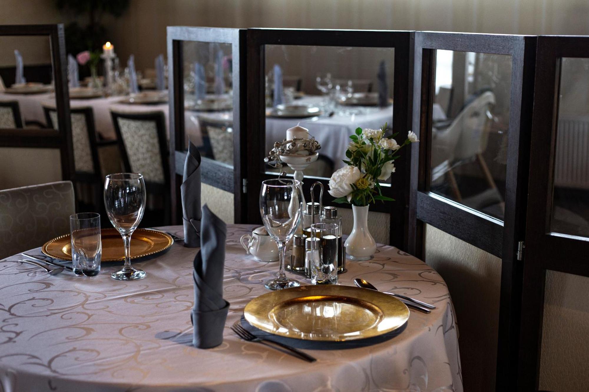 Aviator Hotel Restauracja & Spa Pabianice Kültér fotó