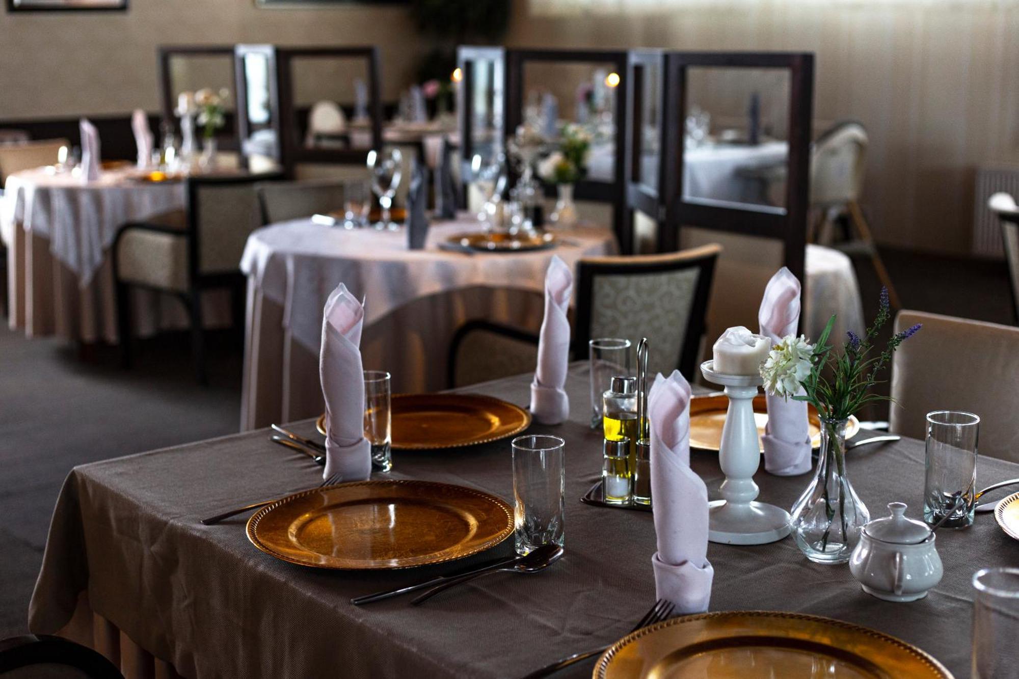 Aviator Hotel Restauracja & Spa Pabianice Kültér fotó