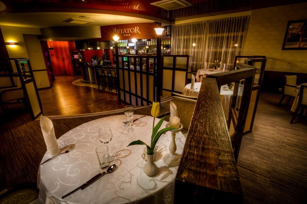 Aviator Hotel Restauracja & Spa Pabianice Kültér fotó