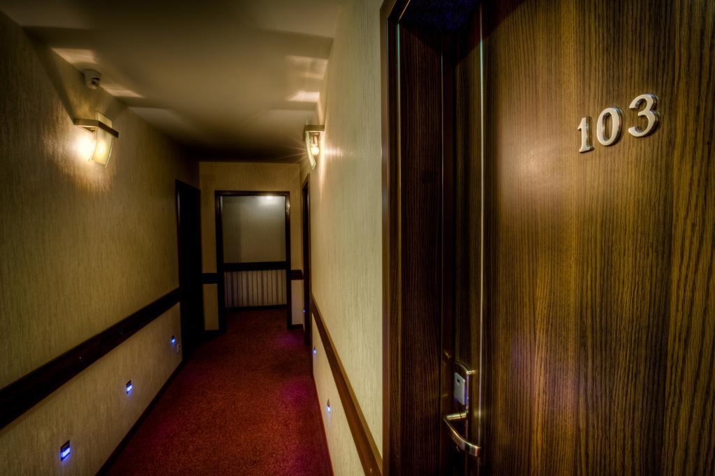 Aviator Hotel Restauracja & Spa Pabianice Kültér fotó