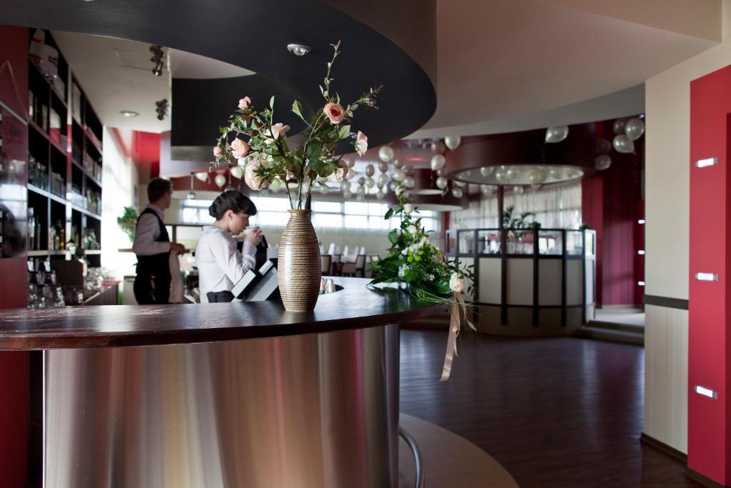 Aviator Hotel Restauracja & Spa Pabianice Kültér fotó