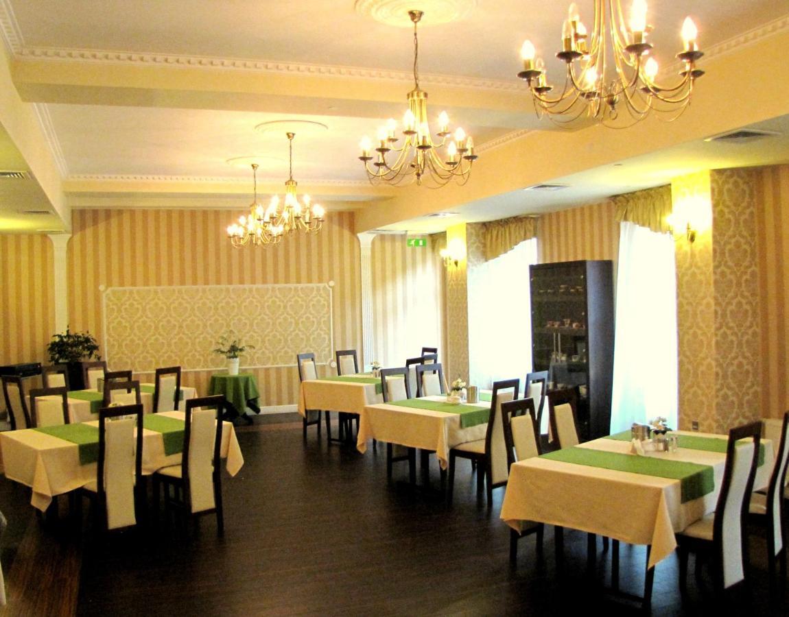 Aviator Hotel Restauracja & Spa Pabianice Kültér fotó
